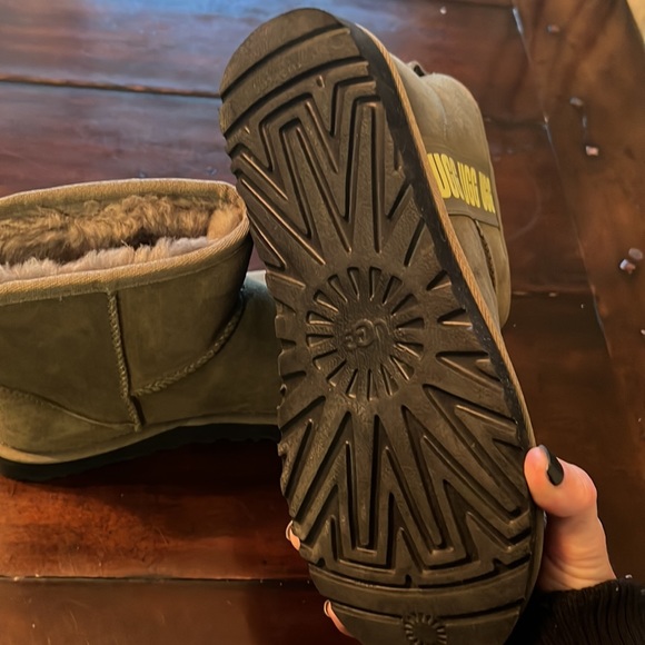 UGG boots - Picture 2 of 4